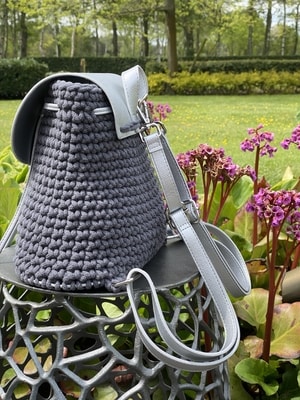 1 forme tweekleurige tas